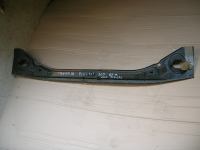 Traversa Peugeot 305 