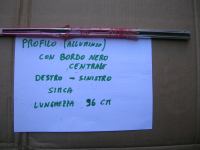 Profilo Destro e Sinistro Con Bordo Nero Centrale In Alluminio Simca (96Cm)