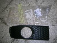 Griglia Paraurti Anteriore Destra Con Foro Fendinebbia Volkswagen Polo 1999-2001